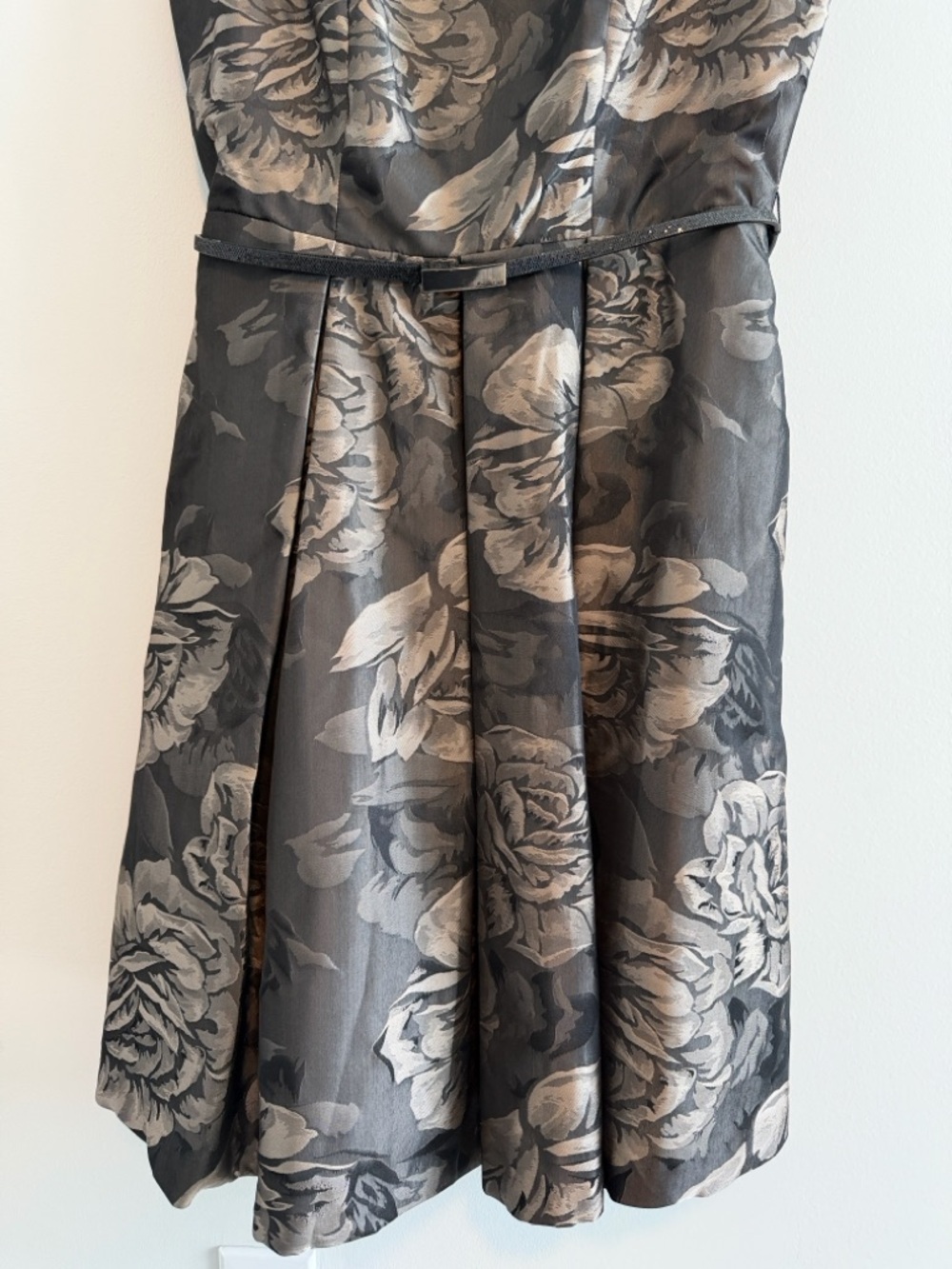 SLNY Gray Floral Jacquard Sleeveless Fit & Flare Cocktail Dress Size 8 - Picture 7 of 15